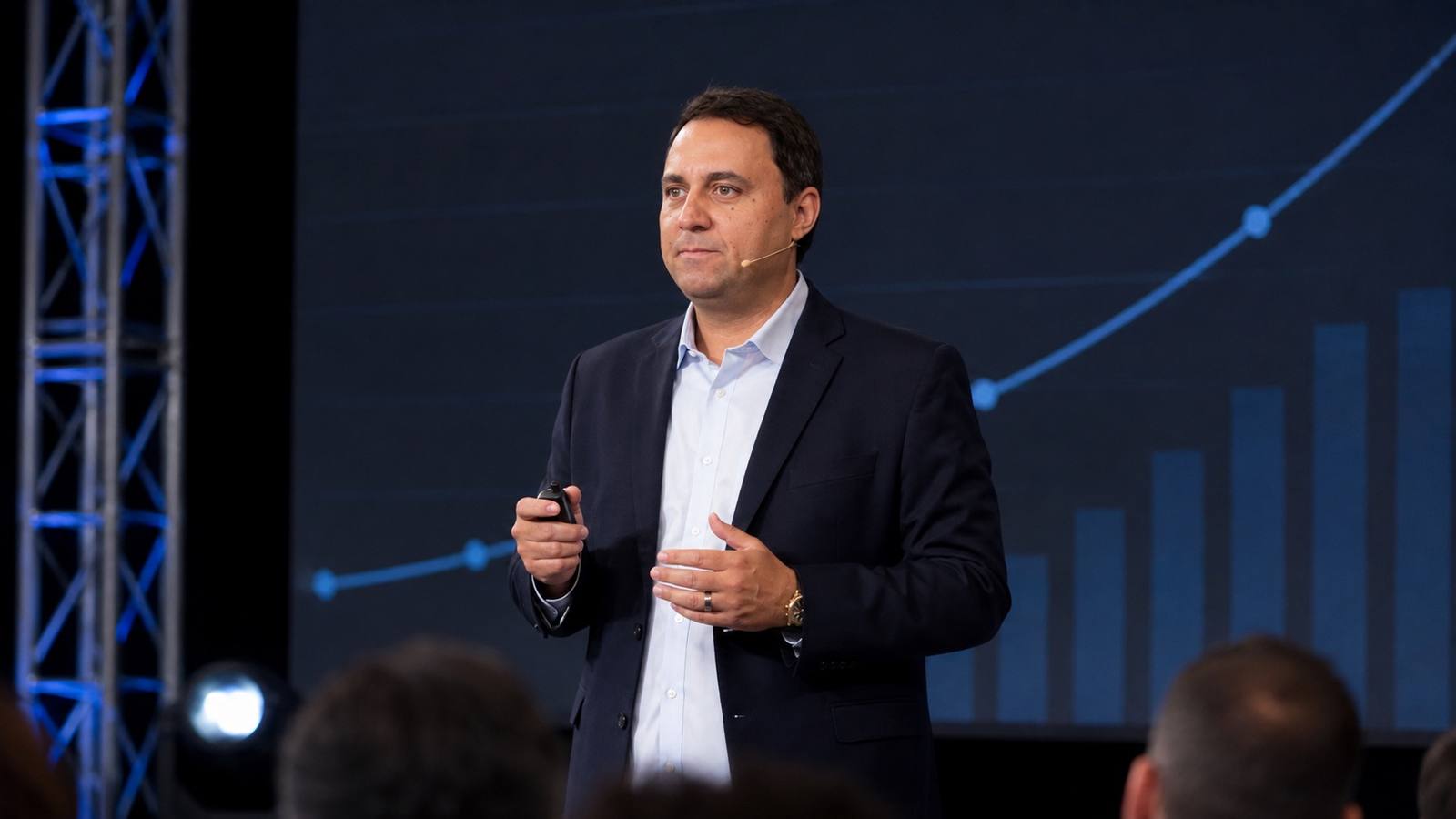 Rafael Izidoro em palestra